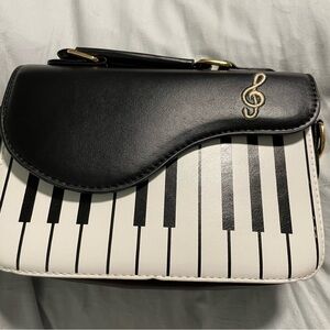 Black and White Piano Key Women's Bag